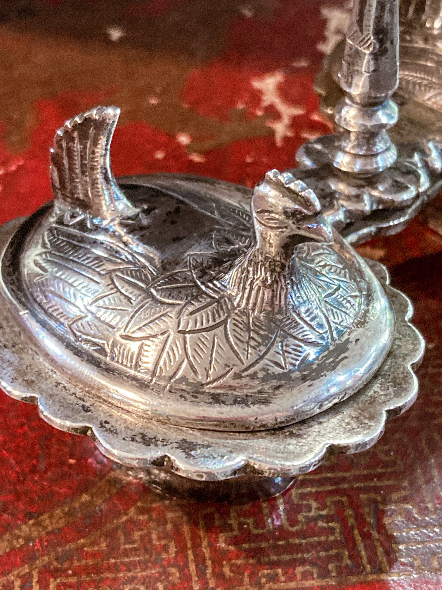 Antique Silvered Miniature Swivel Roosting Hens Table Salt Spice Cellar