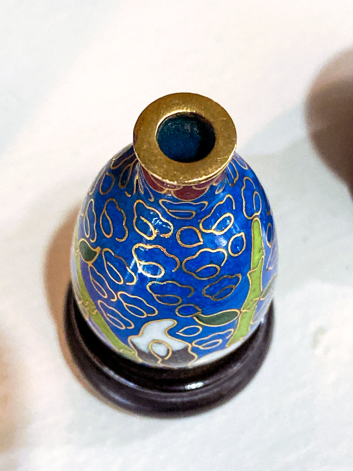 Set of Five Miniature Chinese Cloisonné Vases Wooden Stands Original Box Blue Vase 1