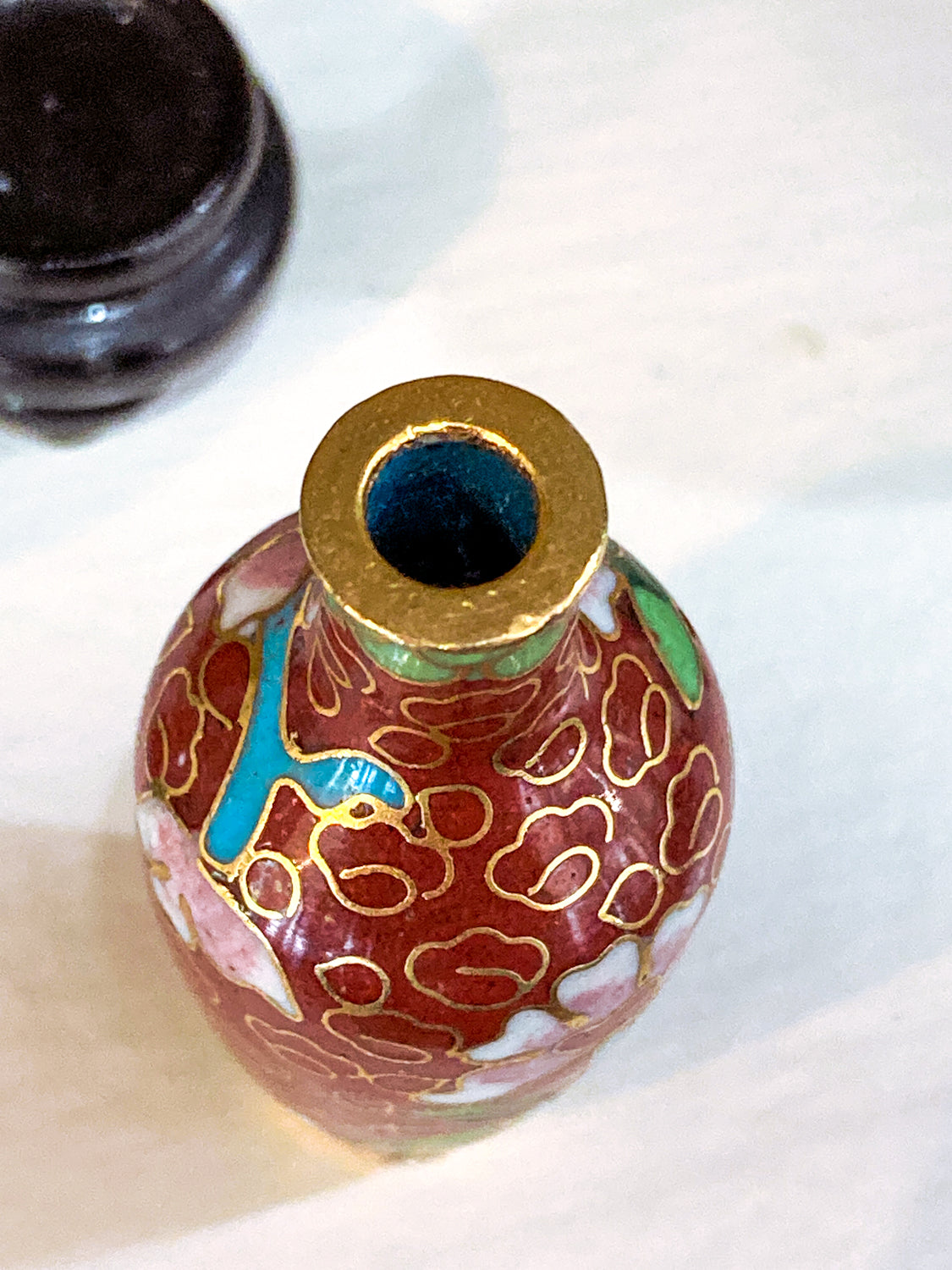 Set of Five Miniature Chinese Cloisonné Vases Wooden Stands Original Box Red Vase 1