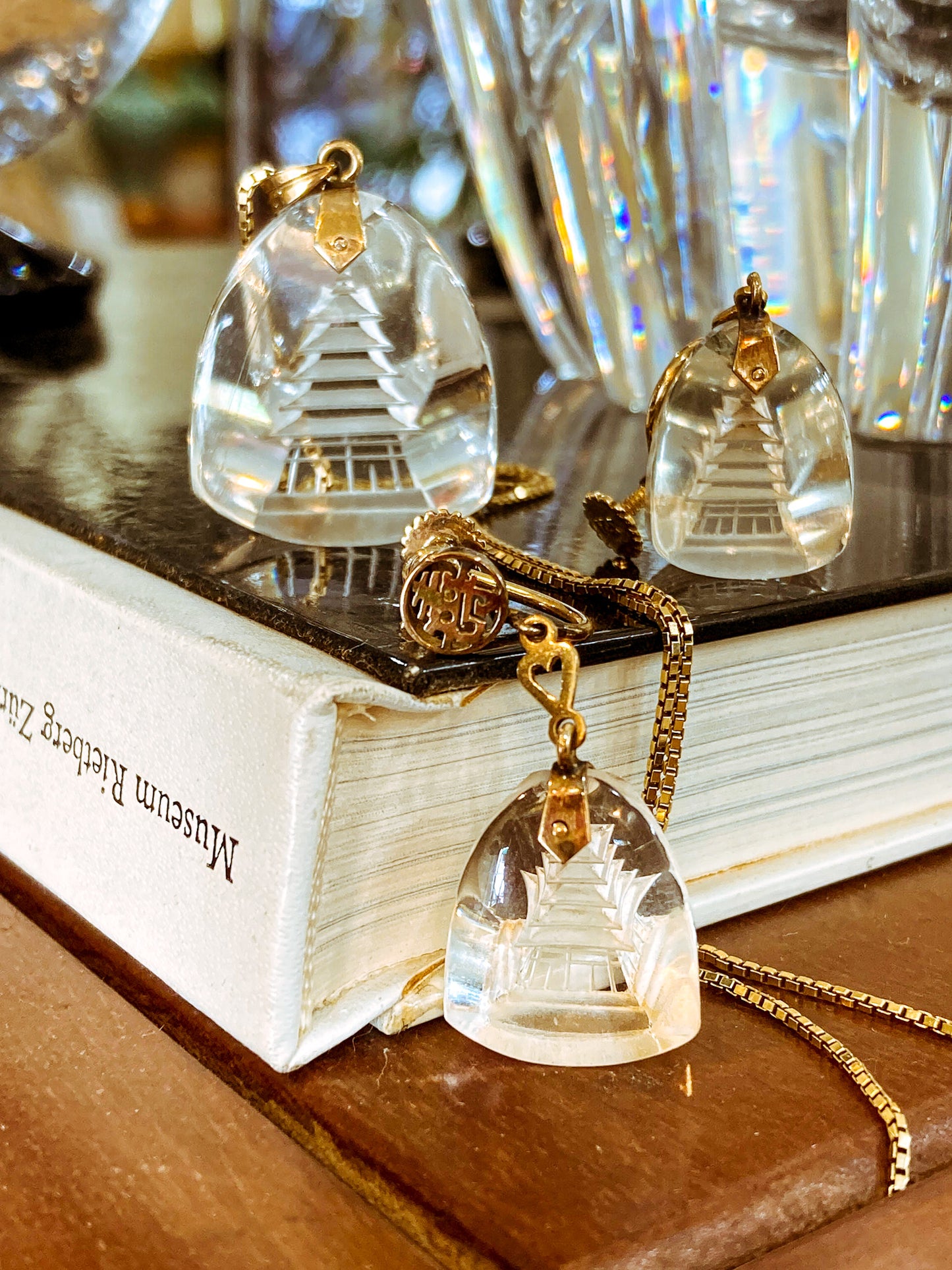 Vintage 14k Gold Carved Crystal Pagoda Necklace Earrings Japan Jewelry Set