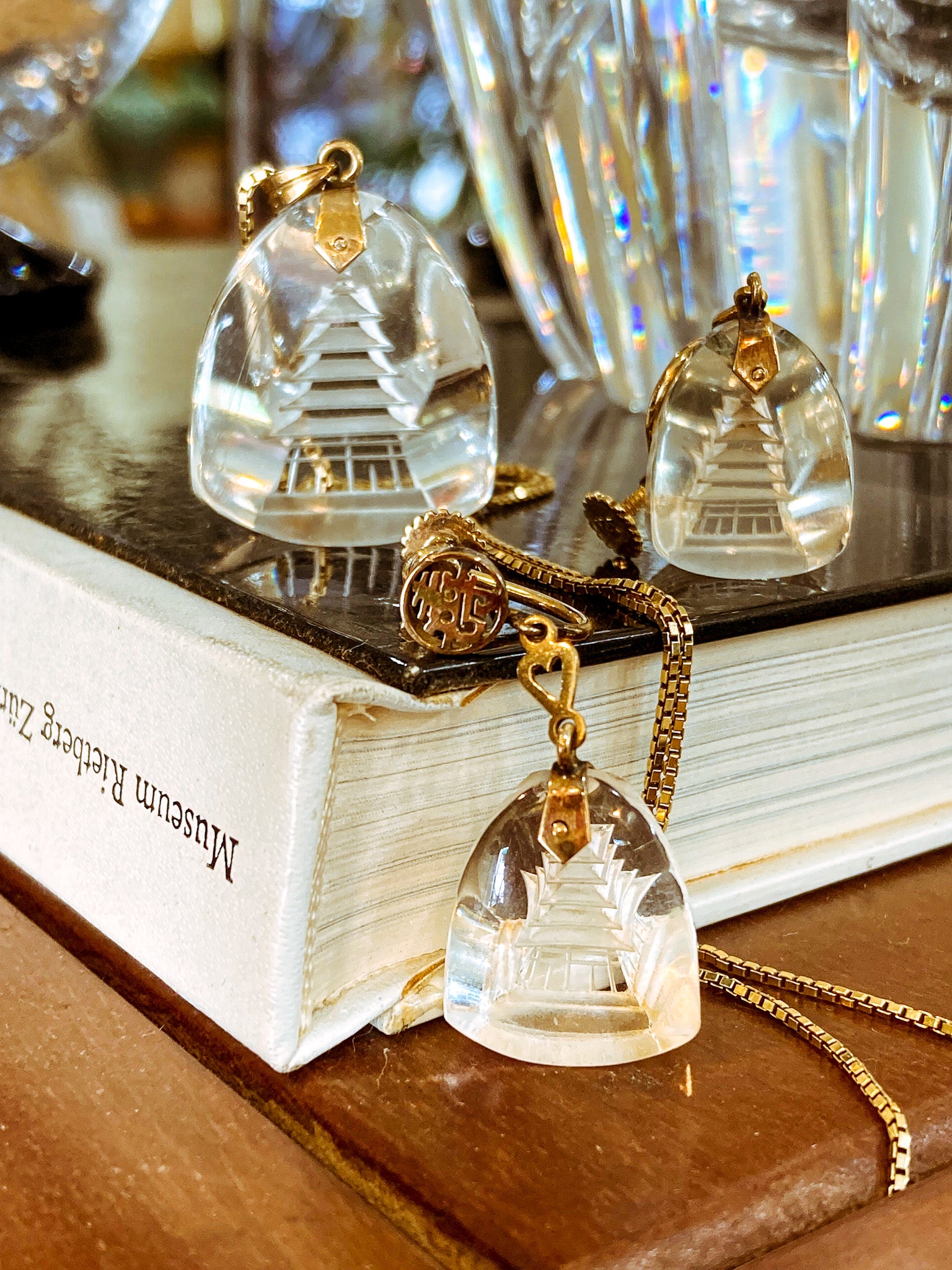 Vintage 14k Gold Carved Crystal Pagoda Necklace Earrings Japan Jewelry Set