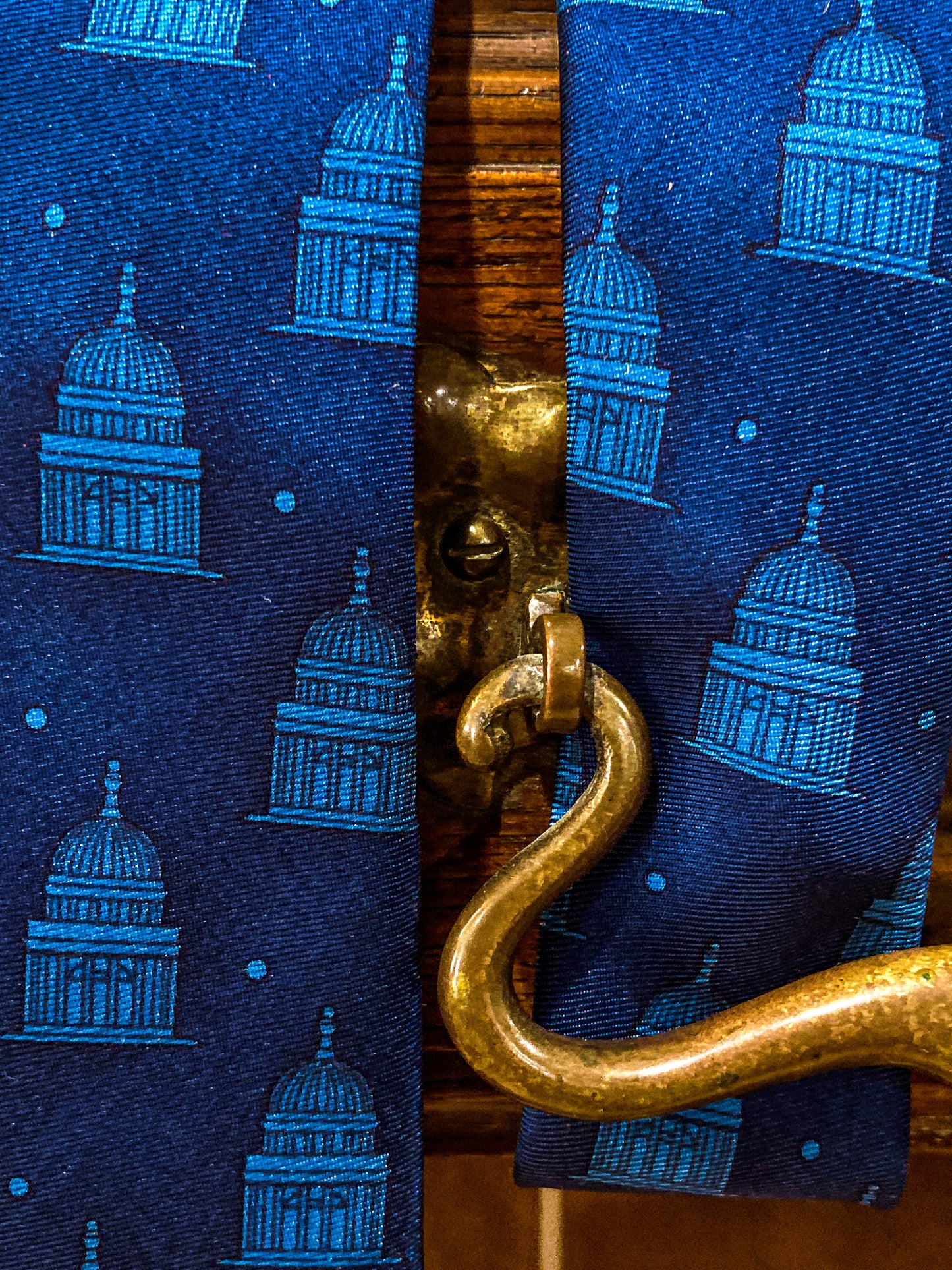 Vintage 1994 FENDI Regali Palazzo Grassi Venice Architectural Italian Blue Silk Tie Close Up