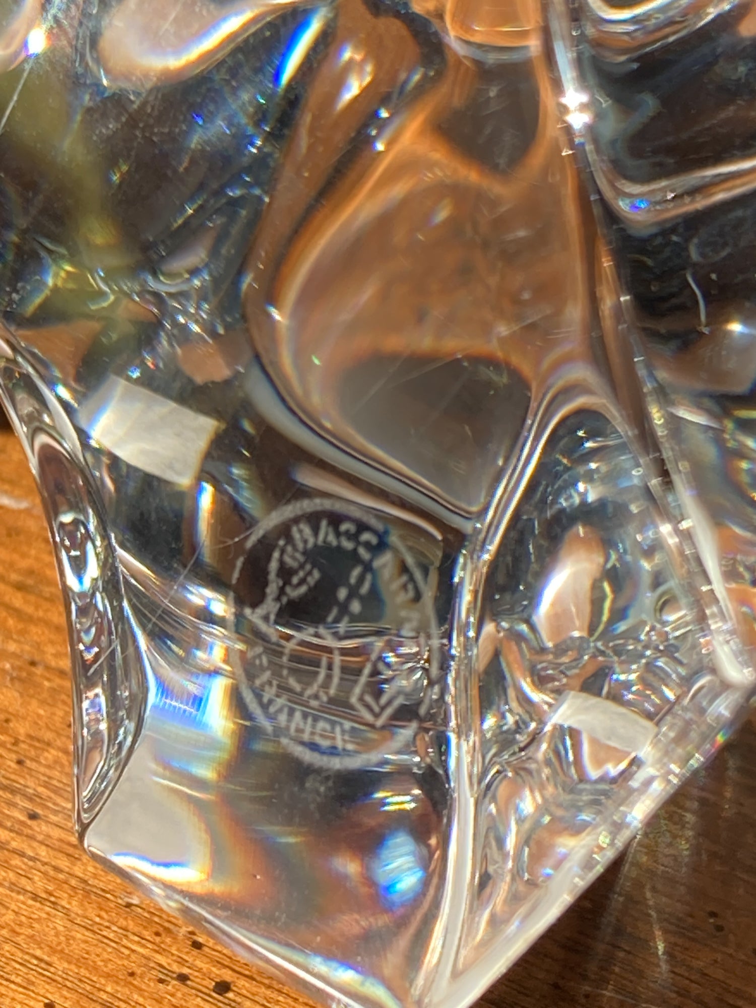 Baccarat Crystal Clear Oursons Wall Street Bear Paperweight Sculpture logo