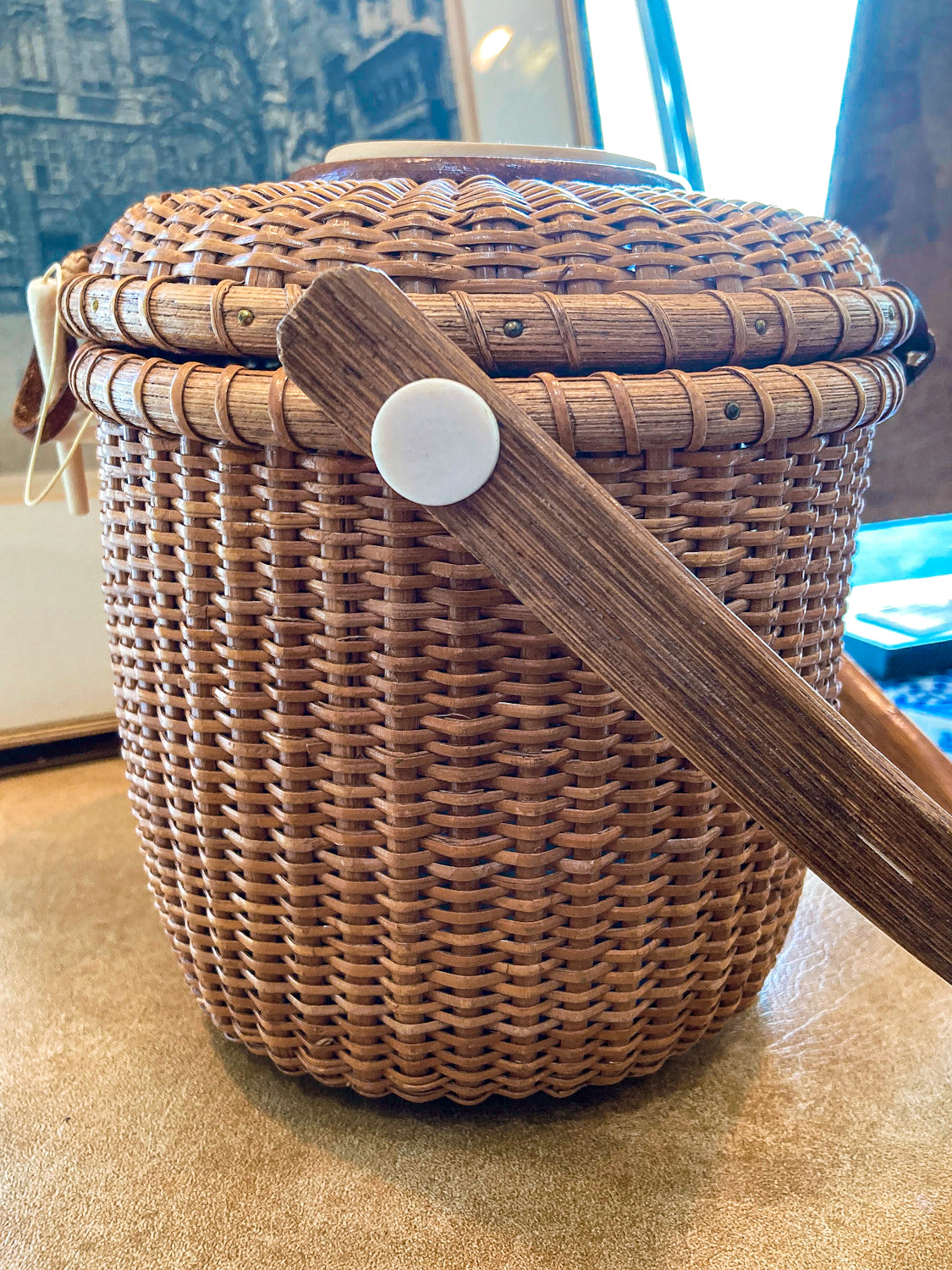Vintage Handmade Ivoryite Scrimshaw Farnum Nantucket Basket Handbag