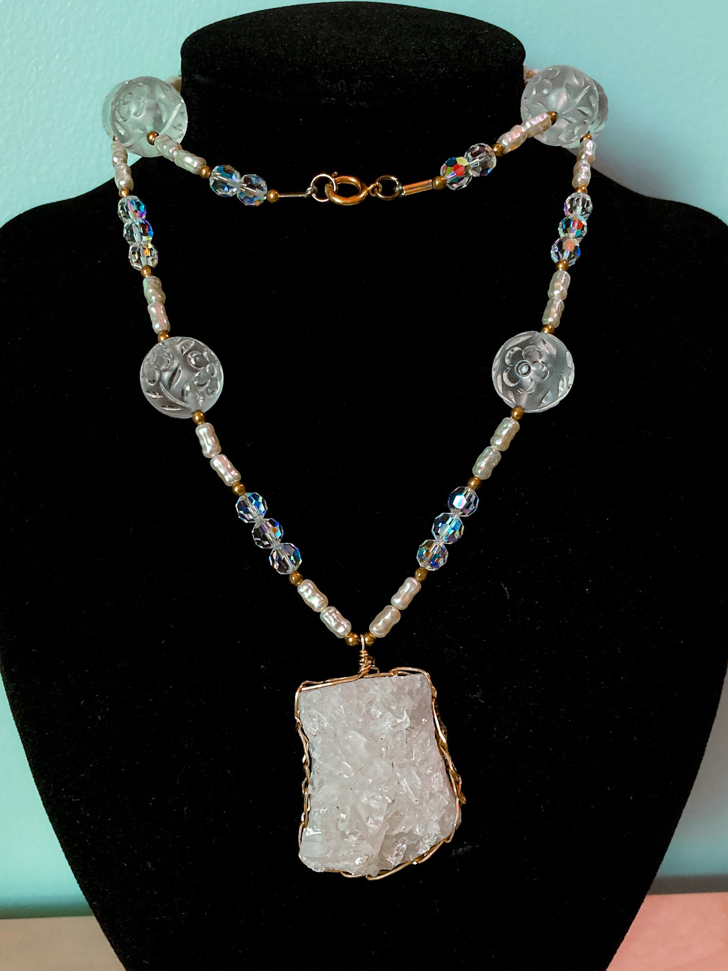Vintage Lois Becker Handmade Druzy Quartz Pendant Pearl Acrylic Bead Necklace