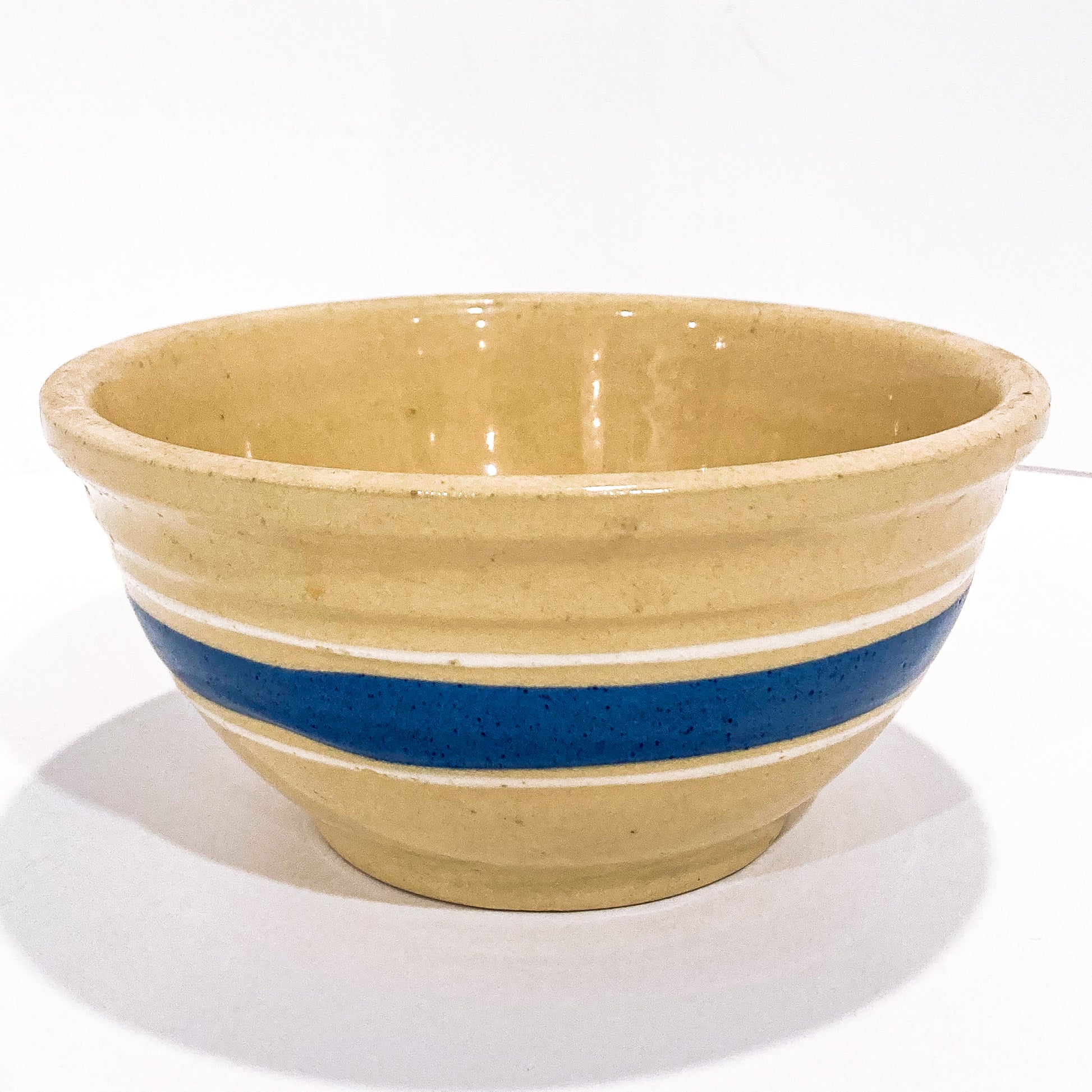 Vintage USA Made Watt Oven Ware Ceramic Blue White Cream 6” Mixing Bowl 4