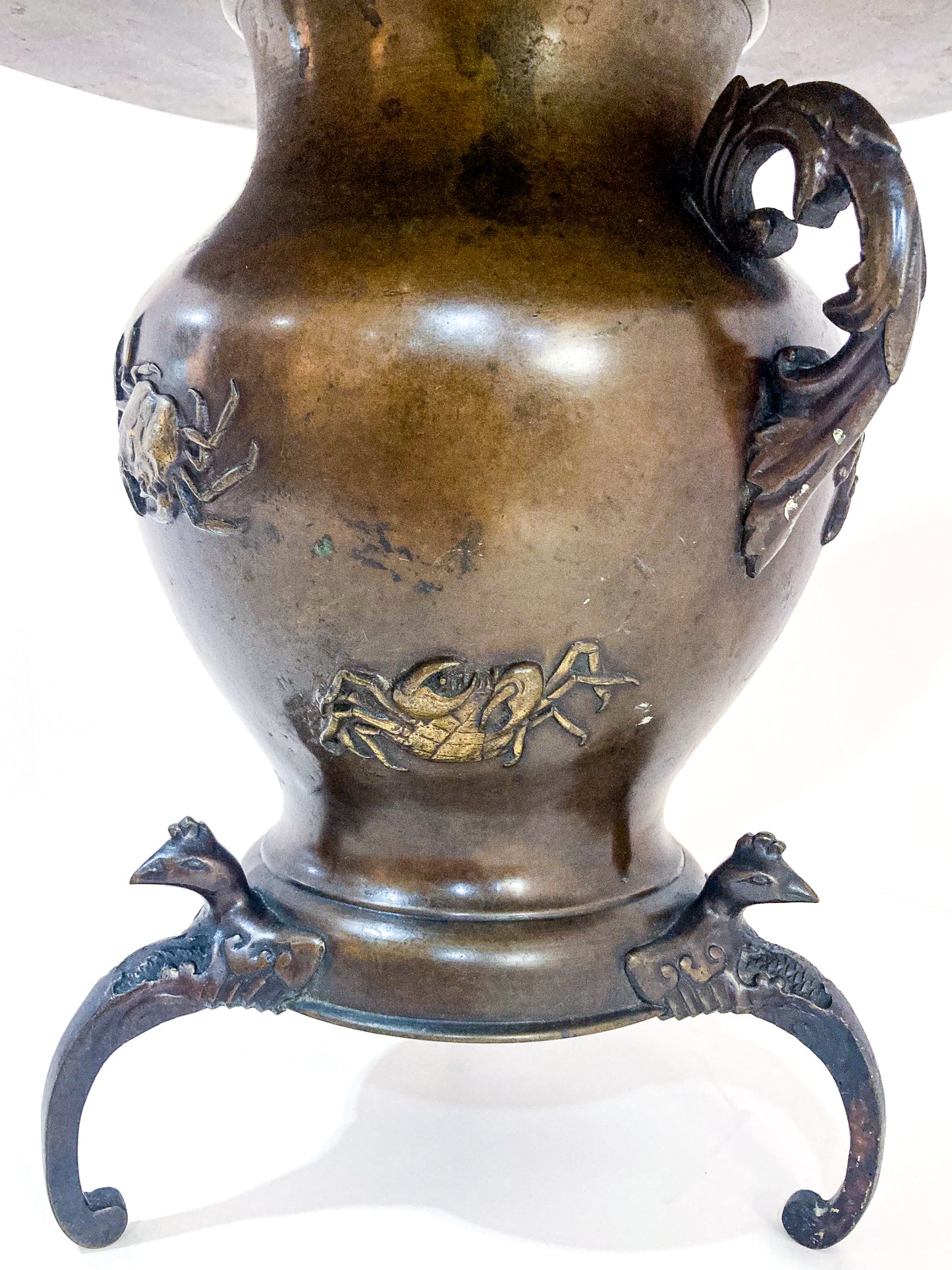 Antique Japanese Yoshimasa Bronze Crab Ocean Motif Ikebana Vase Close Up Body 4