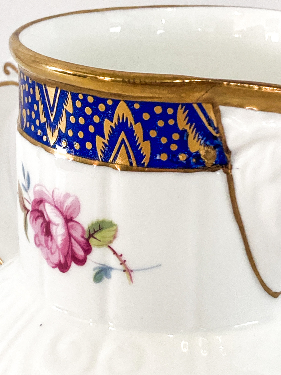Set of Three Vintage Caughley Floral Rose Painted Mask Head Jugs Close Up Trim MED