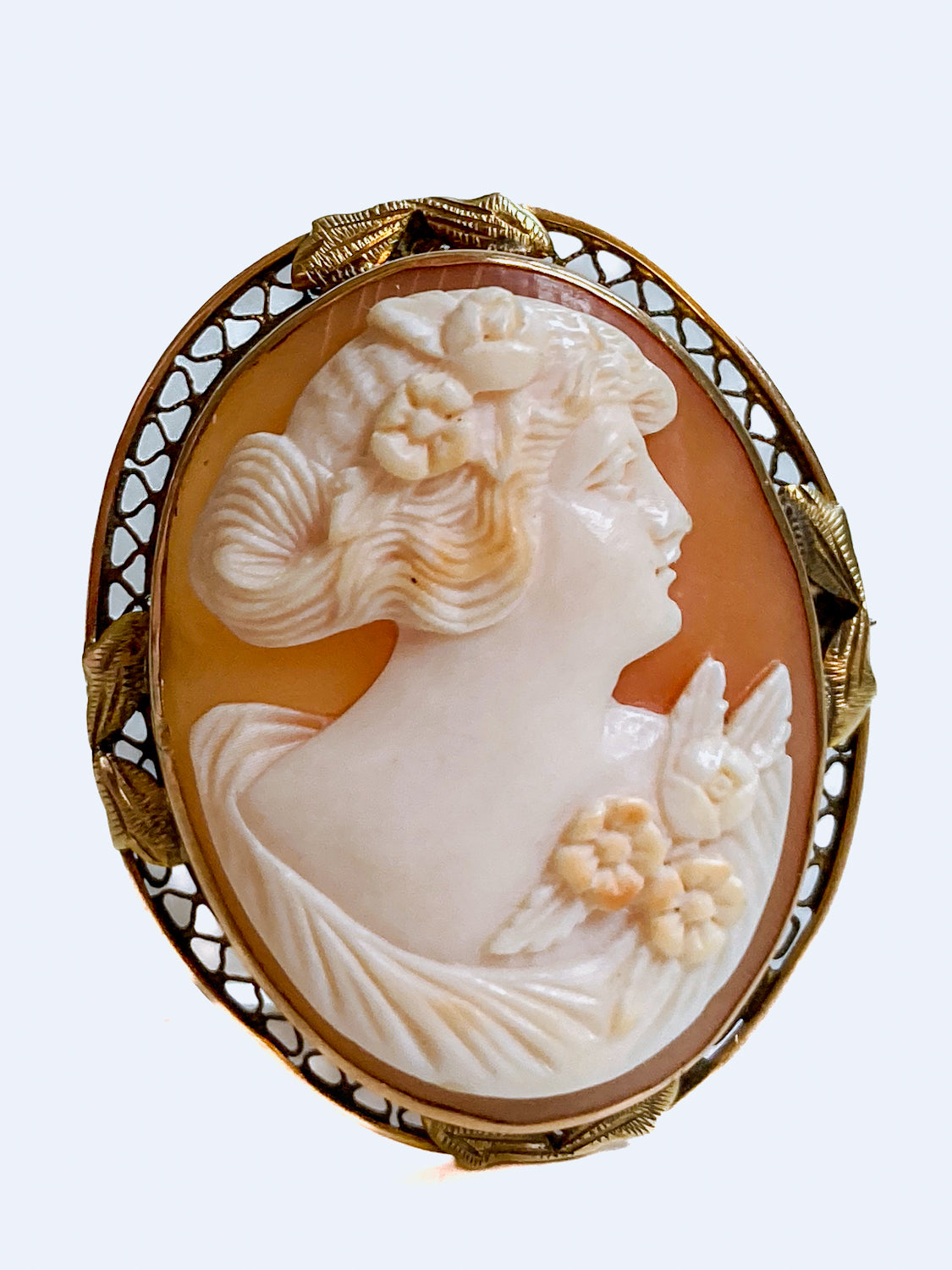 R016 Vintage Beautiful deals Gold Tone Carved Shell Cameo Ornate Pin Brooch Pendant