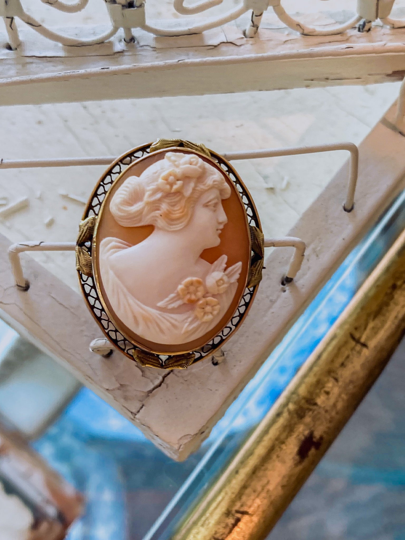 Vintage cameo 2025 brooch pin