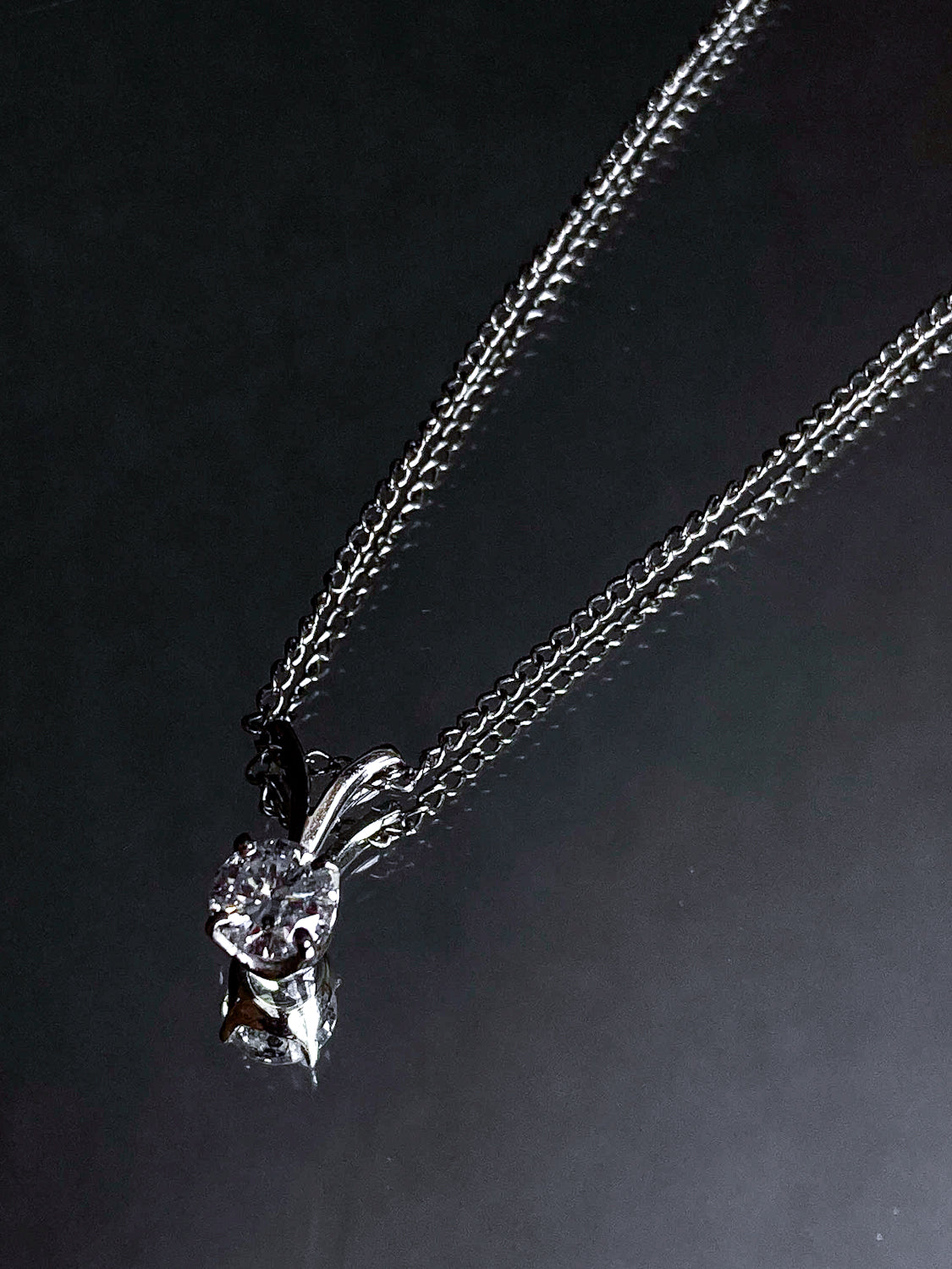 14K White Gold Solitaire Brilliant Diamond Drop Pendant Necklace Close Up