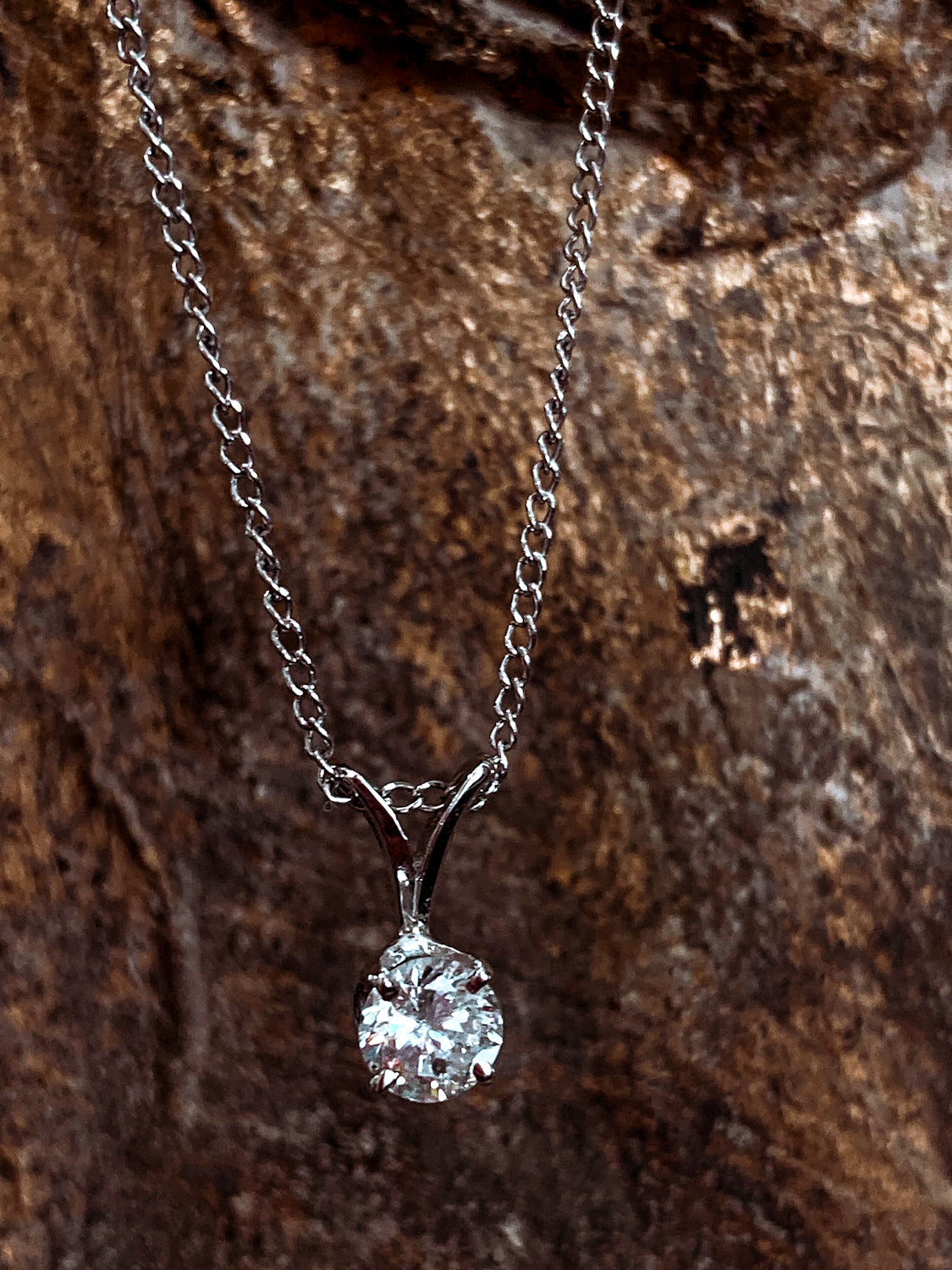 14K White Gold Solitaire Brilliant Diamond Drop Pendant Necklace Close Up