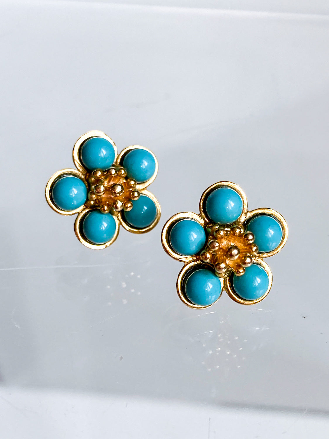 Gorgeous 14K Yellow Gold Turquoise Bead Flower Post Earrings White Background