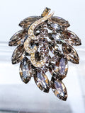 Vintage Weiss Sparkling Grey Rhinestone Leaf Feather Brooch Pin