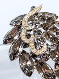 Vintage Weiss Sparkling Grey Rhinestone Leaf Feather Brooch Pin
