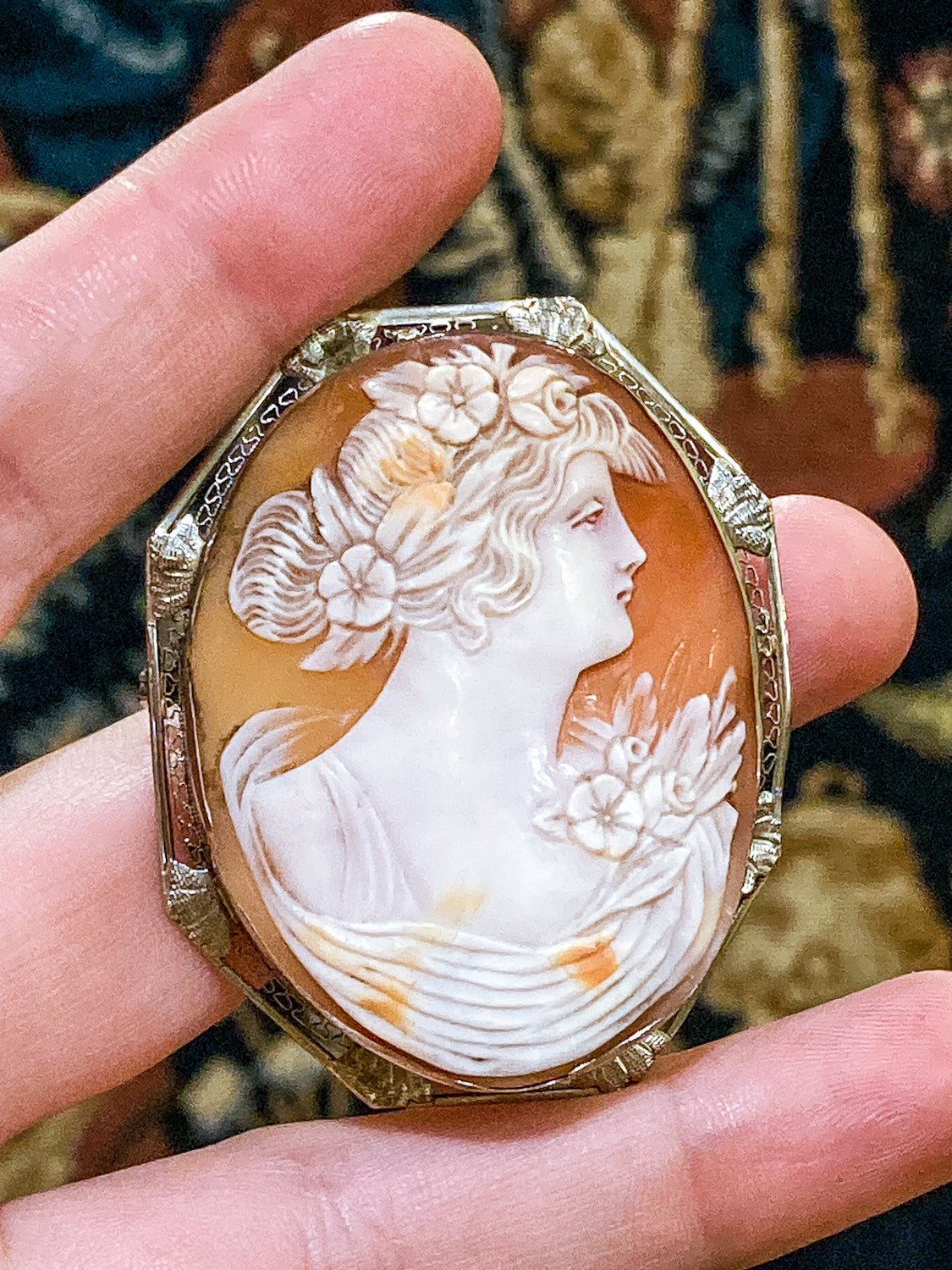 Shell Cameo Brooch, outlets Vintage