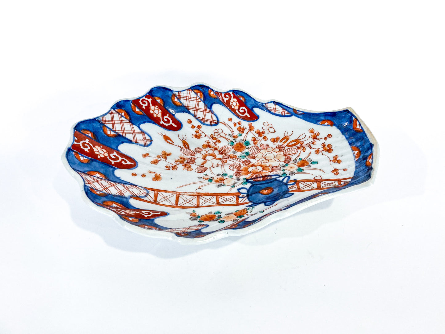 Antique Imari Floral Motif Shell Shaped Japanese Porcelain Dish Tray Side 1