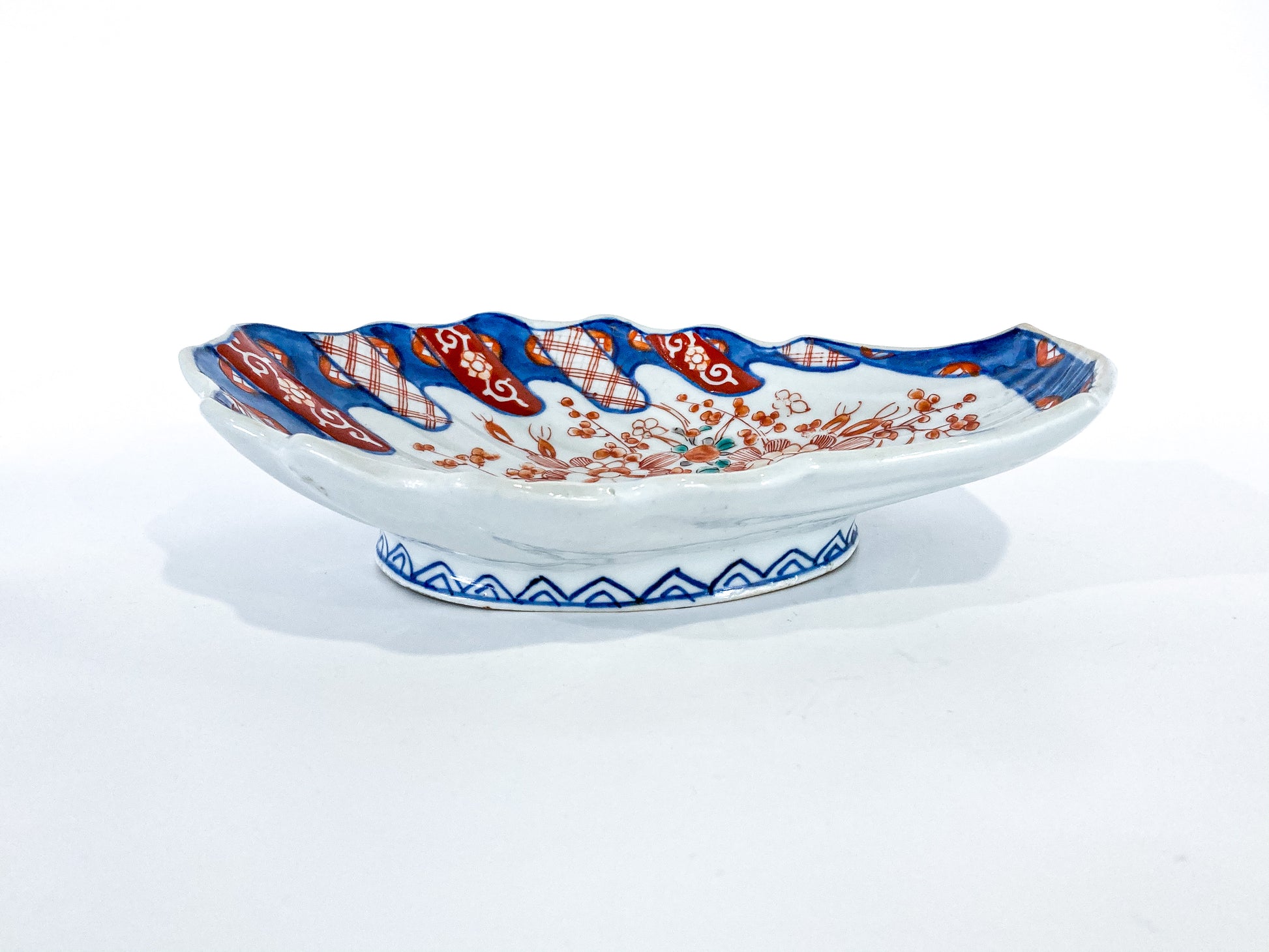 Antique Imari Floral Motif Shell Shaped Japanese Porcelain Dish Tray Side 2