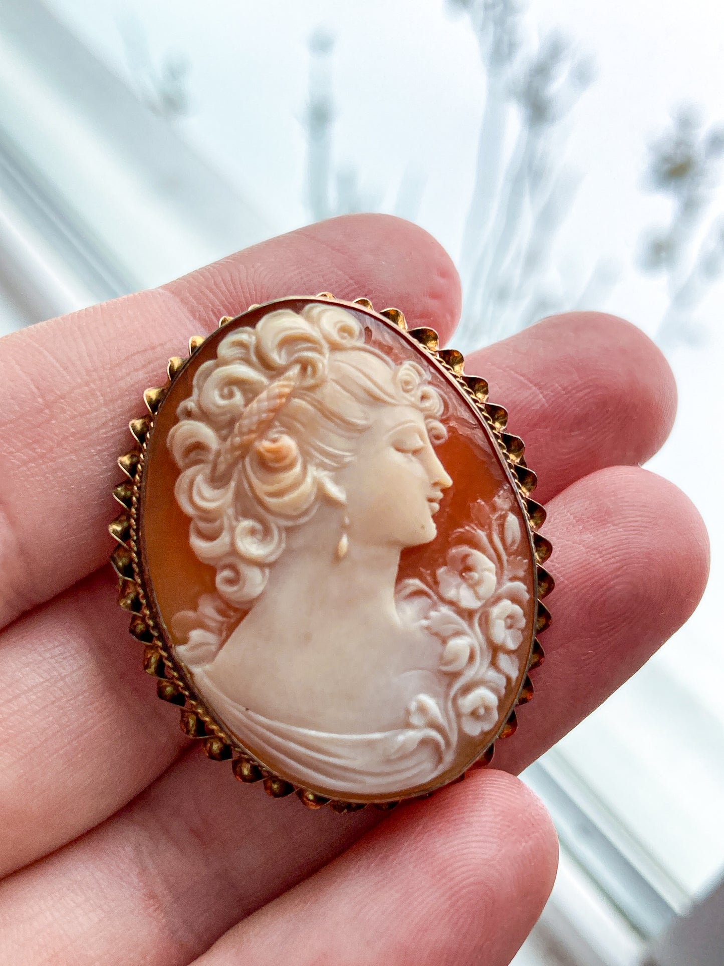 Antique 1920s 10K Yellow Gold Oval Cameo Brooch Pin Convertible Pendant
