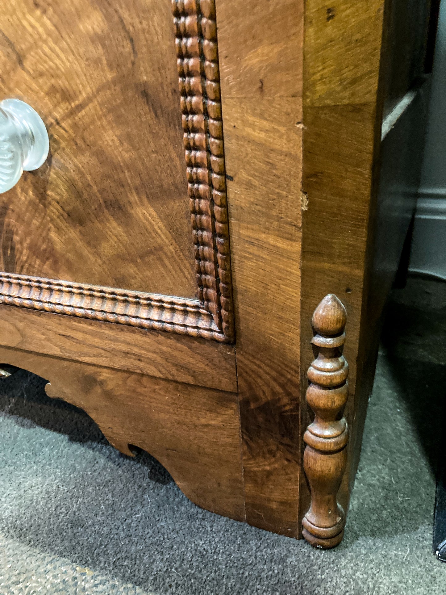 Antique Victorian Mirrored Mahogany Veneer Glass Knob Three Drawer Dresser Chest