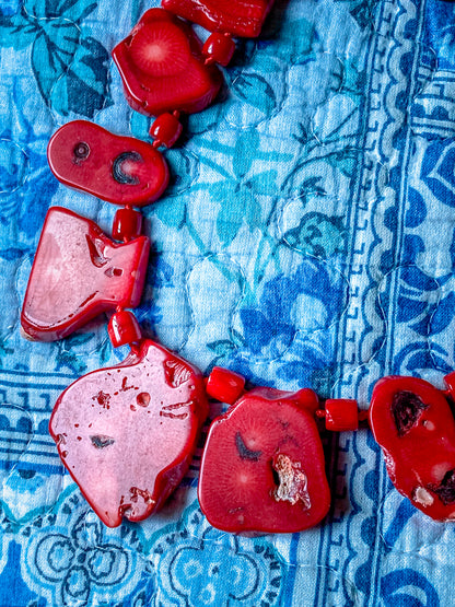 Bold LUC Lucas Lameth Red Coral Stone Graduated Bead Sterling Silver Necklace pm blue and white fabric