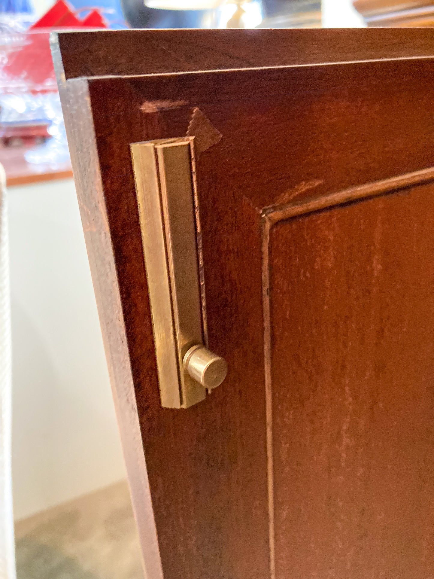 Georgian Style Burled Wood Veneer Glass Front Corner Cabinet