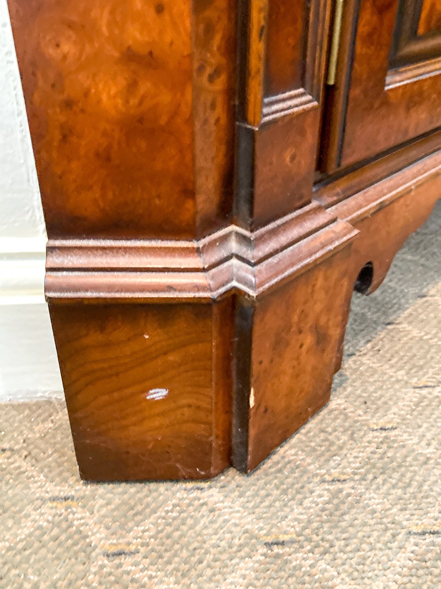 Georgian Style Burled Wood Veneer Glass Front Corner Cabinet