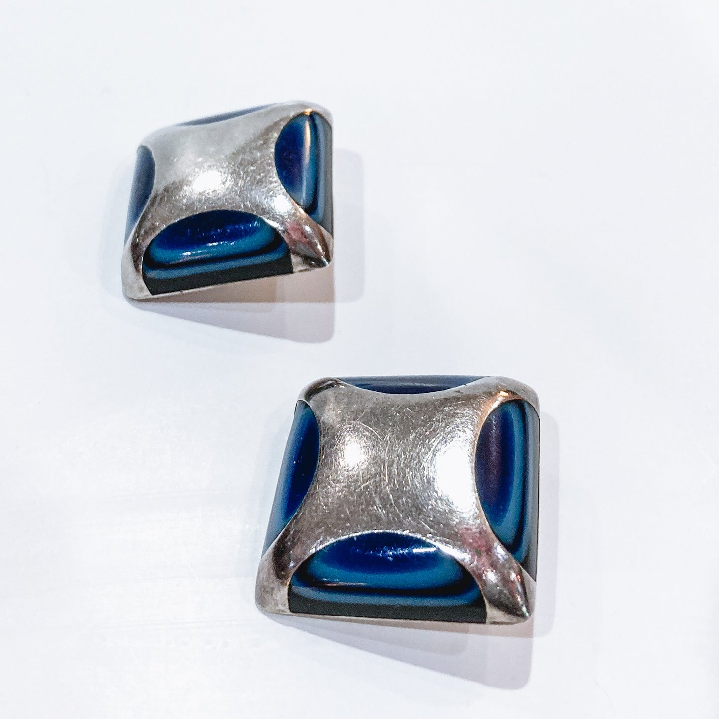 Vintage Mexico Sterling Silver Layered Blue Glass Clip On Earrings White Background 4