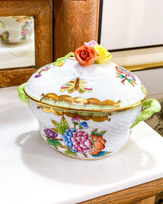 Miniature Queen Victoria Pattern Herend Hand Painted Porcelain Bonbonniere Jar