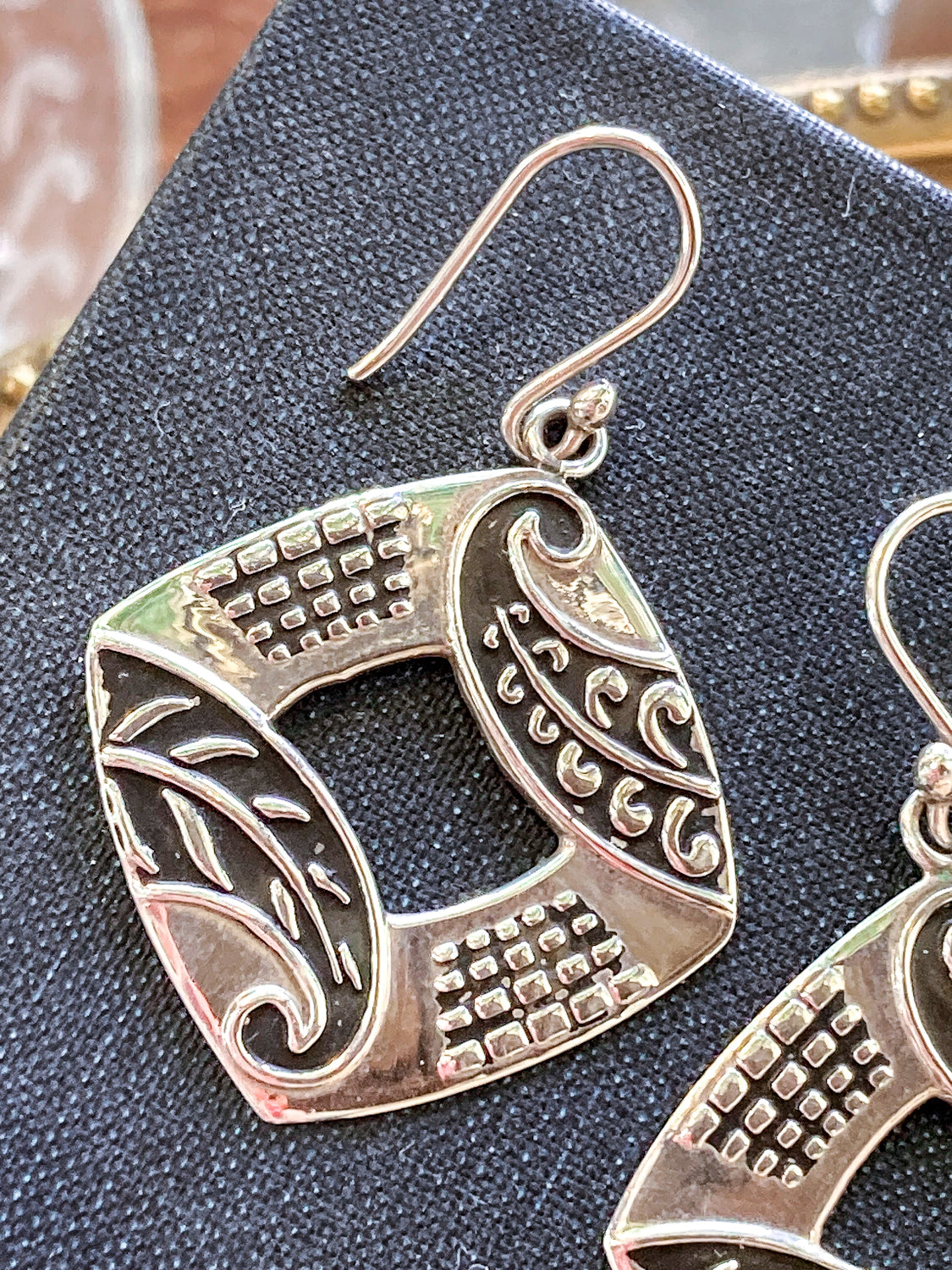 Ninos DeChammo Mexico Sterling Silver Oxidized Leaf Dangle Earrings