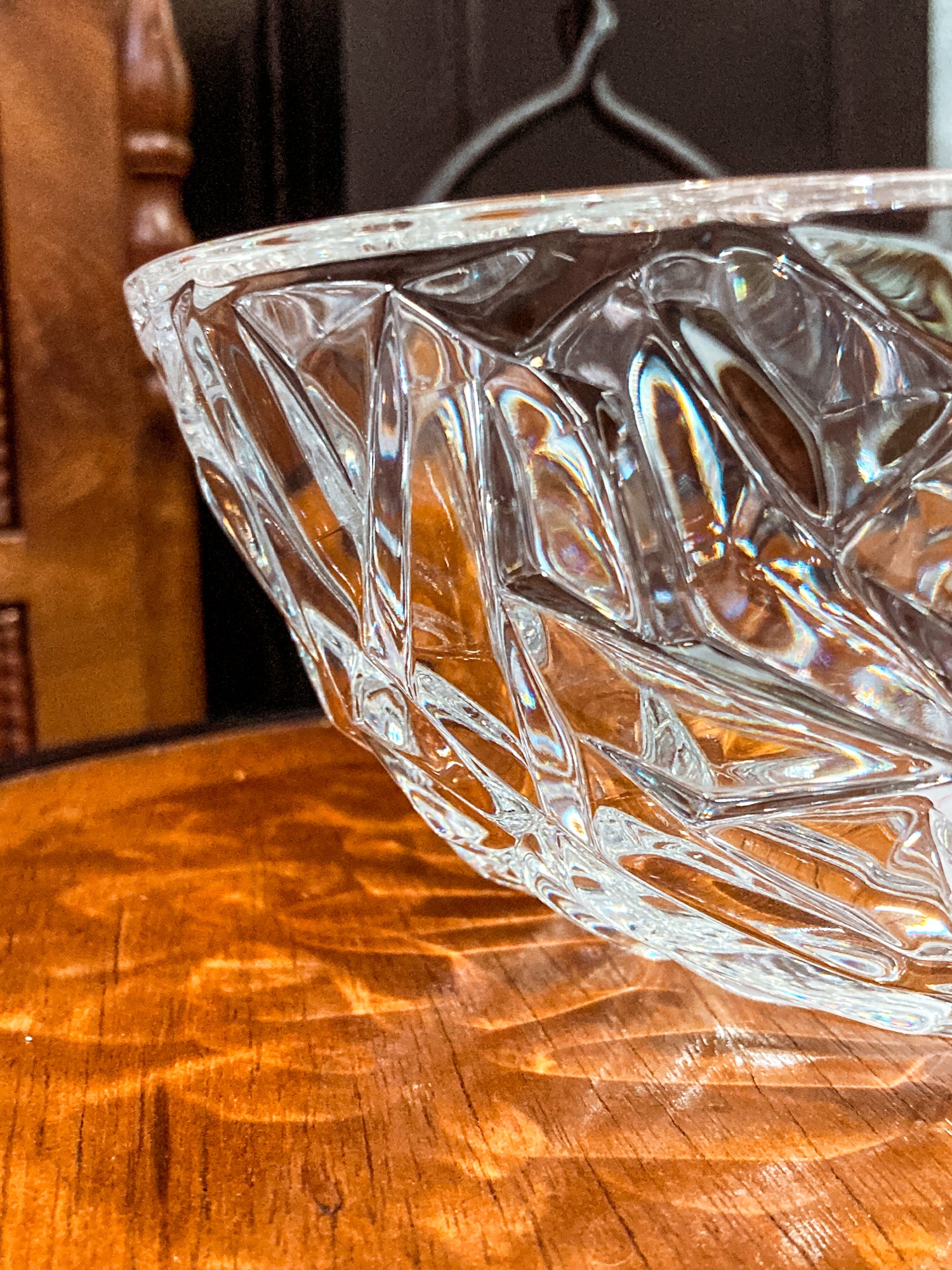 Tiffany and Co. Rock Cut Pattern Clear Crystal 9 Inch Decorative Serving Bowl