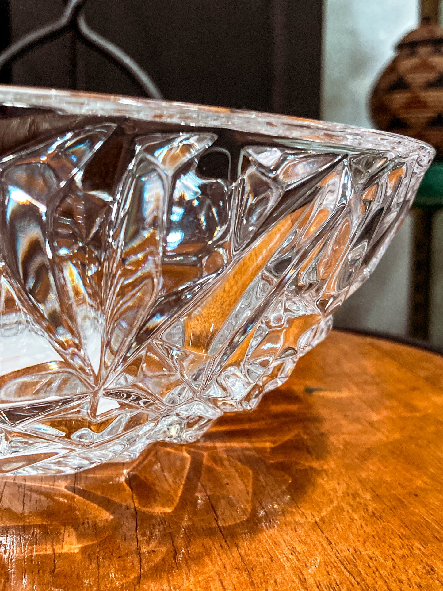Tiffany and Co. Rock Cut Pattern Clear Crystal 9 Inch Decorative Serving Bowl