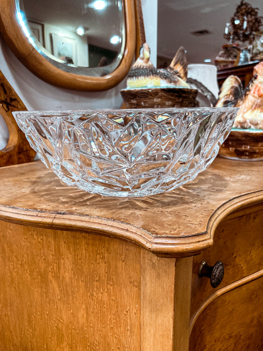 Tiffany and Co. Rock Cut Pattern Clear Crystal 9 Inch Decorative Serving Bowl