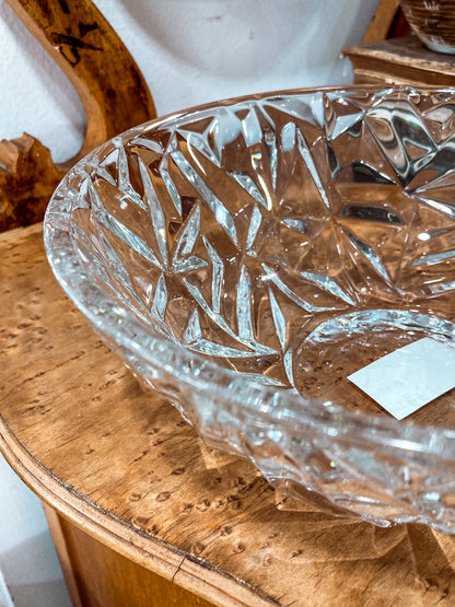 Tiffany and Co. Rock Cut Pattern Clear Crystal 9 Inch Decorative Serving Bowl