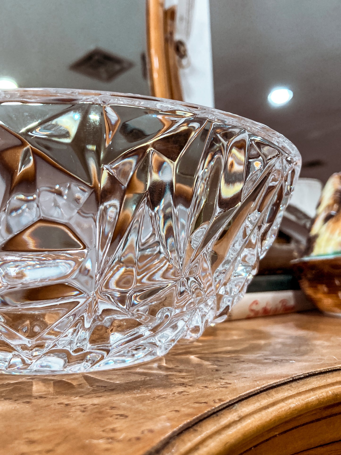 Tiffany and Co. Rock Cut Pattern Clear Crystal 9 Inch Decorative Serving Bowl