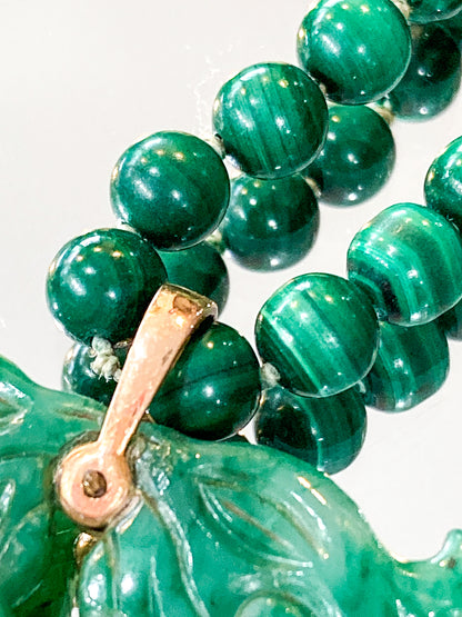 Vintage 14K Yellow Gold Green Malachite Bead Carved Pendant Necklace