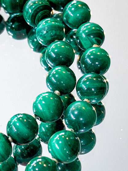 Vintage 14K Yellow Gold Green Malachite Bead Carved Pendant Necklace