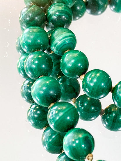 Vintage 14K Yellow Gold Green Malachite Bead Carved Pendant Necklace