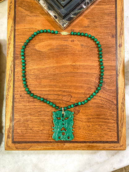 Vintage 14K Yellow Gold Green Malachite Bead Carved Pendant Necklace