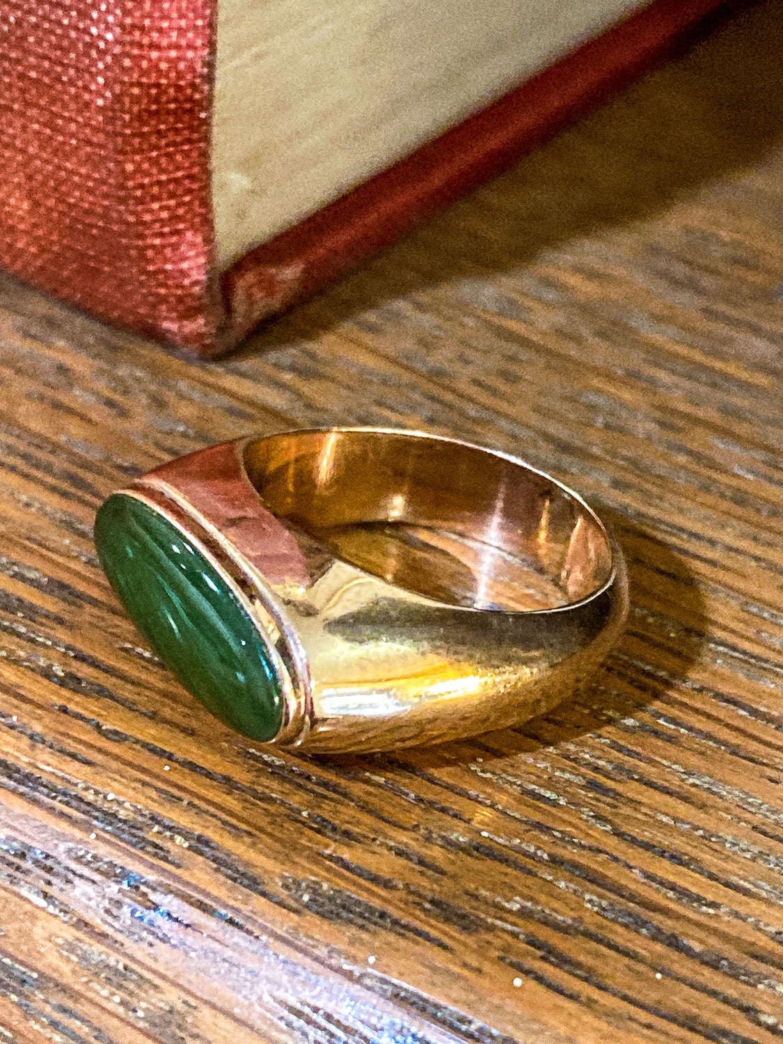 Timeless Vintage 14K Yellow Gold Oval Green Jade MCM Mod Ring