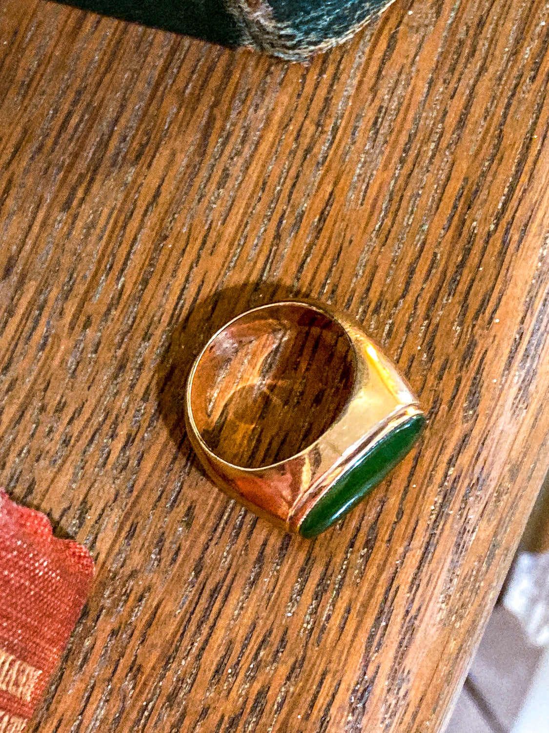 Timeless Vintage 14K Yellow Gold Oval Green Jade MCM Mod Ring