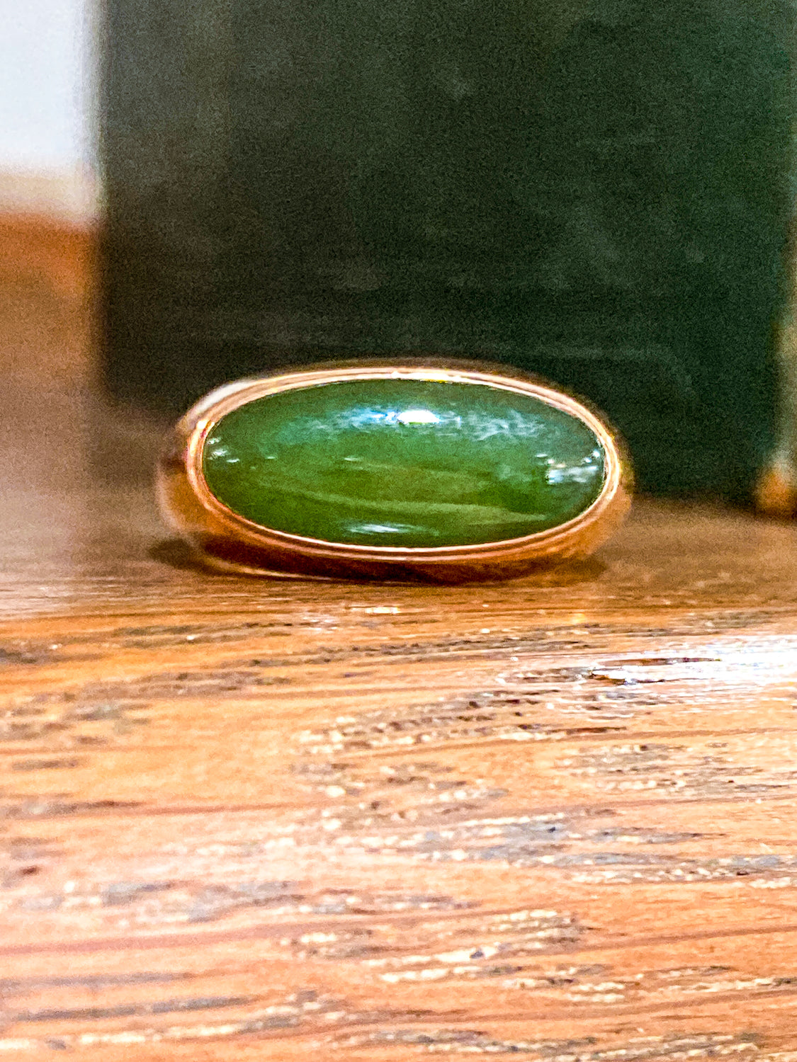 Timeless Vintage 14K Yellow Gold Oval Green Jade MCM Mod Ring