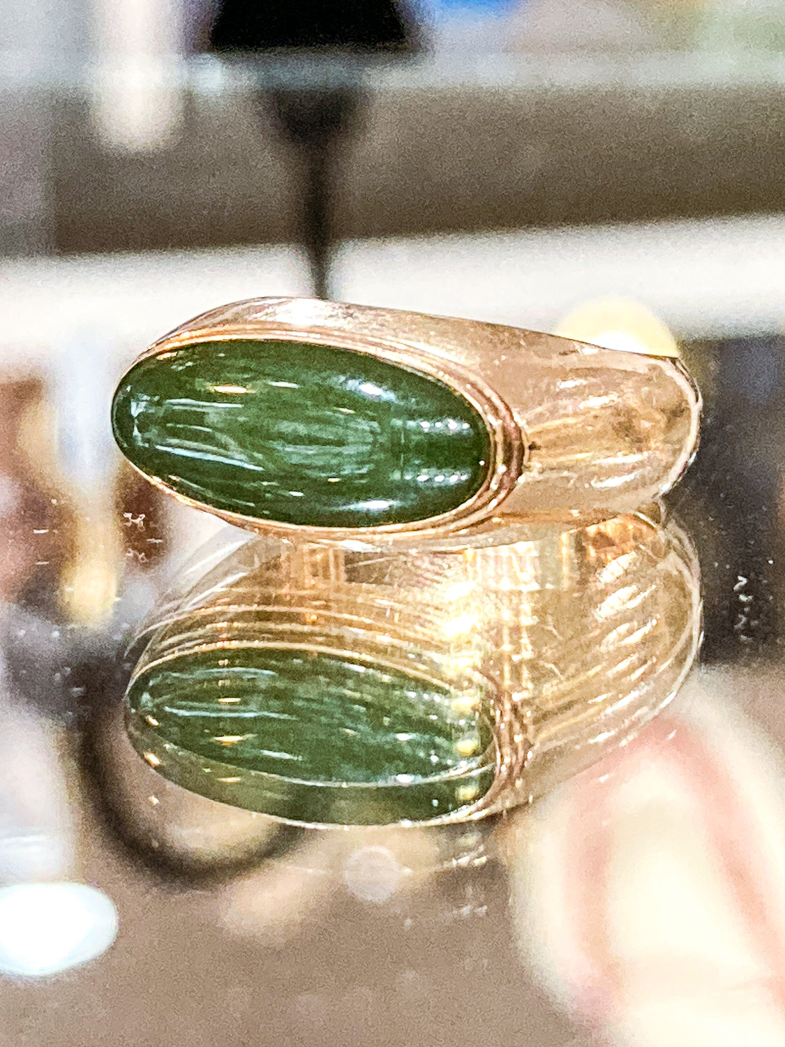 Timeless Vintage 14K Yellow Gold Oval Green Jade MCM Mod Ring