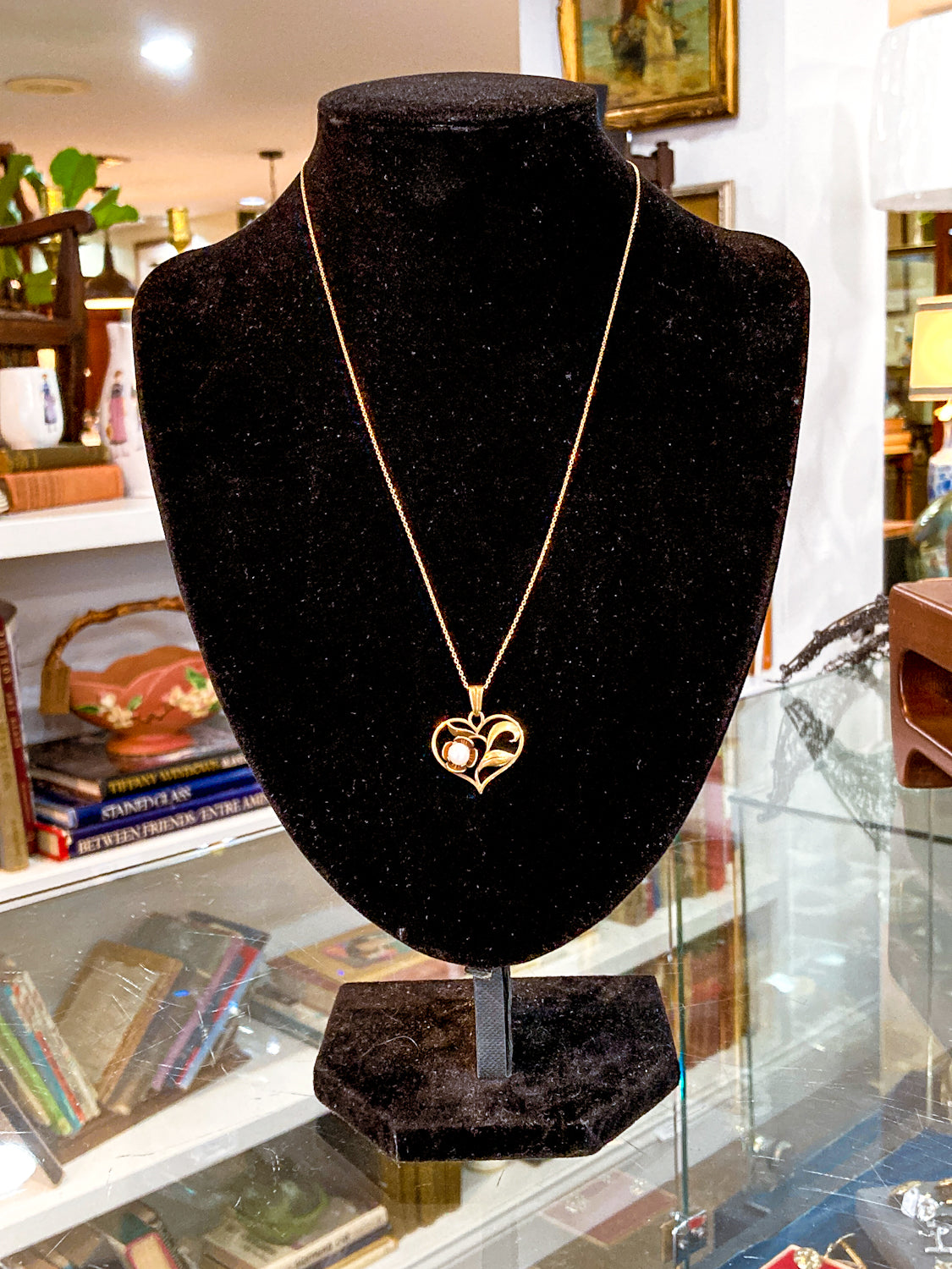 Vintage 14K Yellow Gold Heart Shaped Pearl Flower Pendant Necklace