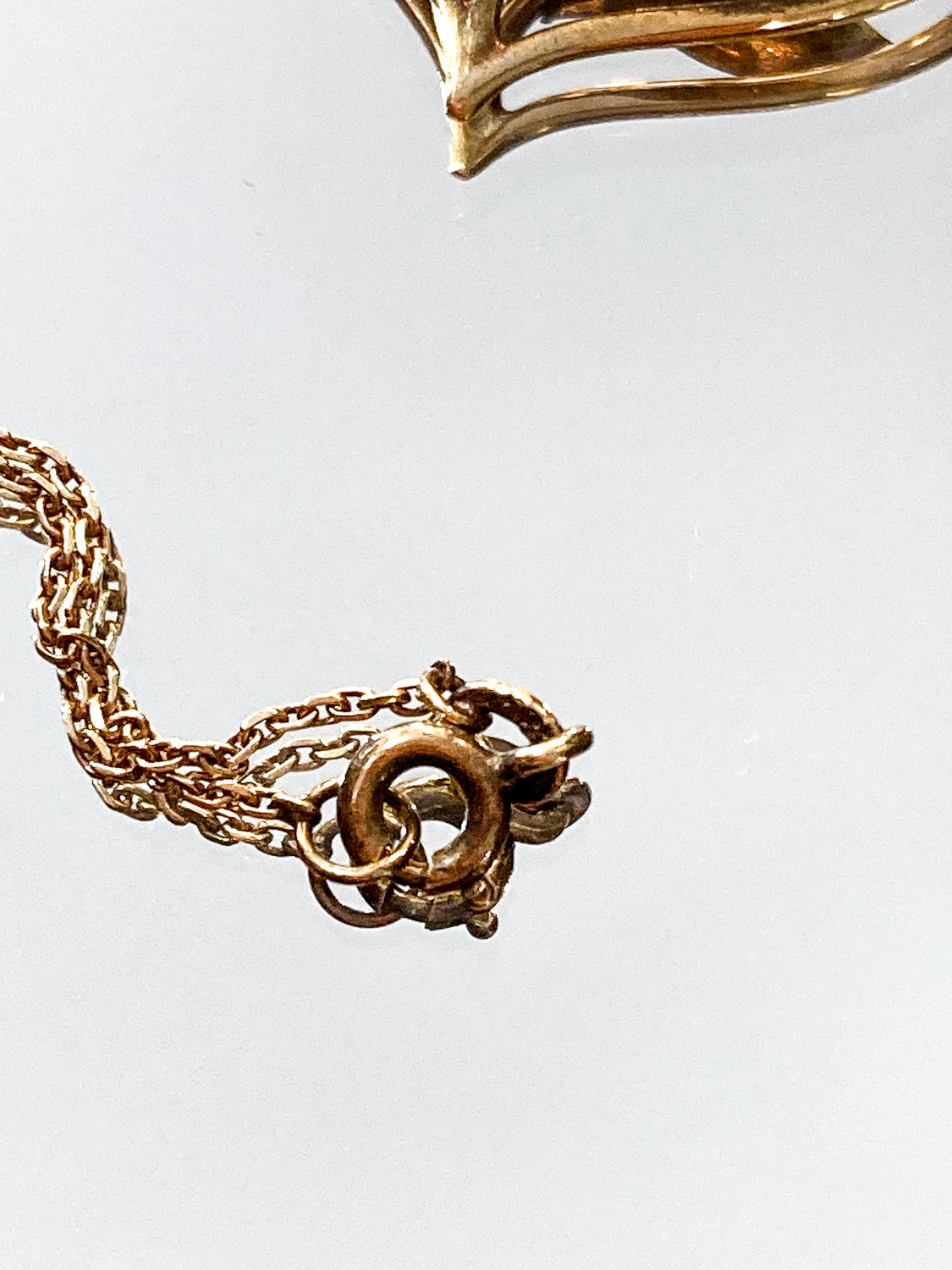 Vintage 14K Yellow Gold Heart Shaped Pearl Flower Pendant Necklace