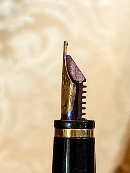 Vintage Waterman 18K Yellow Gold Silver Ribbed Fountain Ink Pen