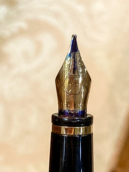 Vintage Waterman 18K Yellow Gold Silver Ribbed Fountain Ink Pen