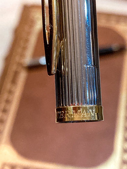 Vintage Waterman 18K Yellow Gold Silver Ribbed Fountain Ink Pen