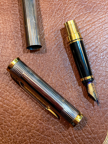 Vintage Waterman 18K Yellow Gold Silver Ribbed Fountain Ink Pen