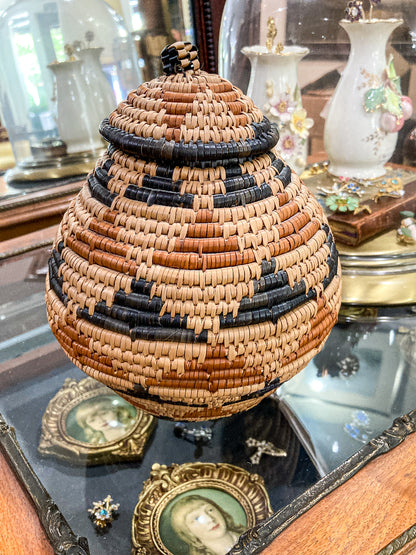 Vintage 1950s H. Gumede South African Zulu Hand Woven Lidded Basket